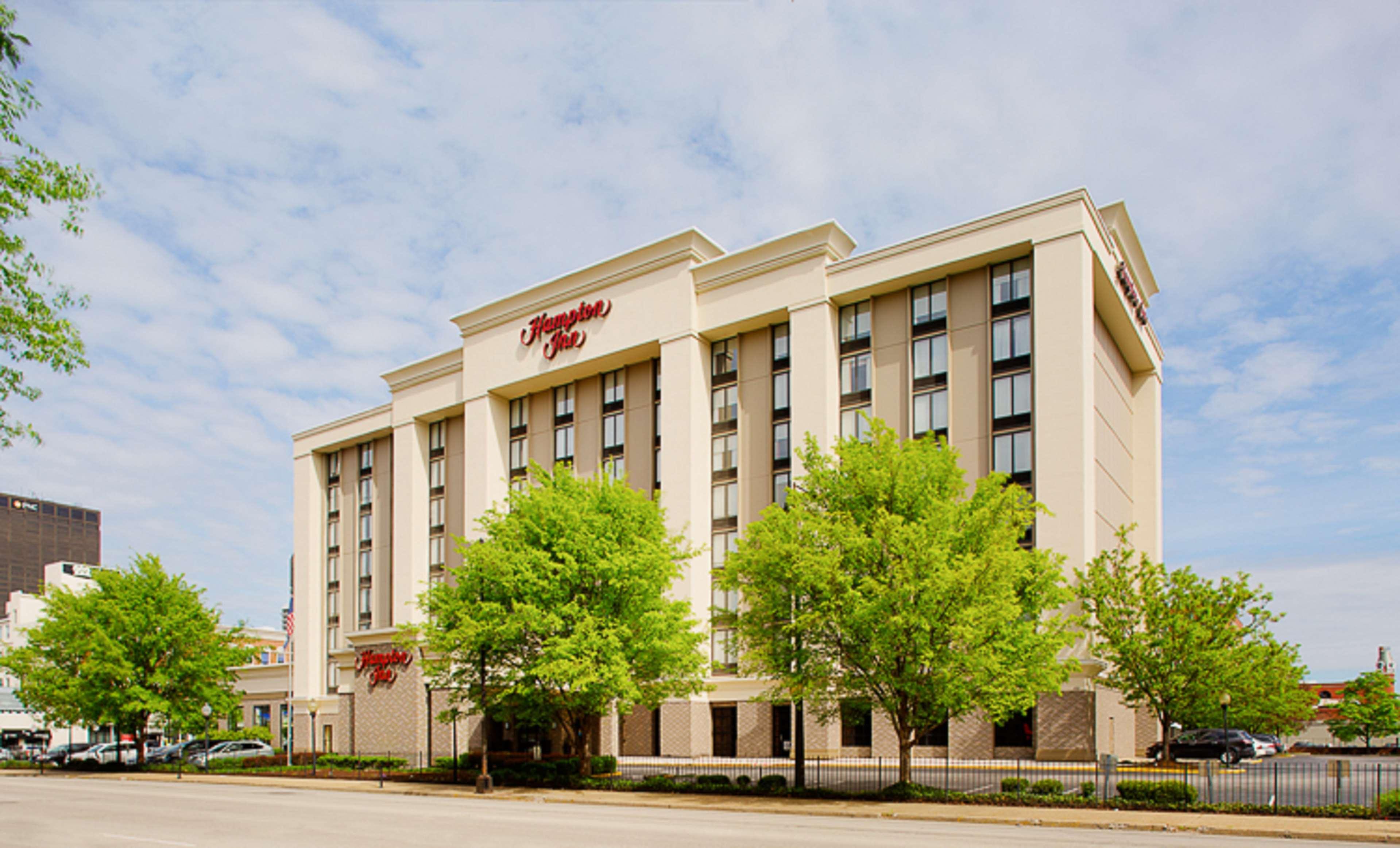 Hampton Inn Louisville Downtown Eksteriør billede