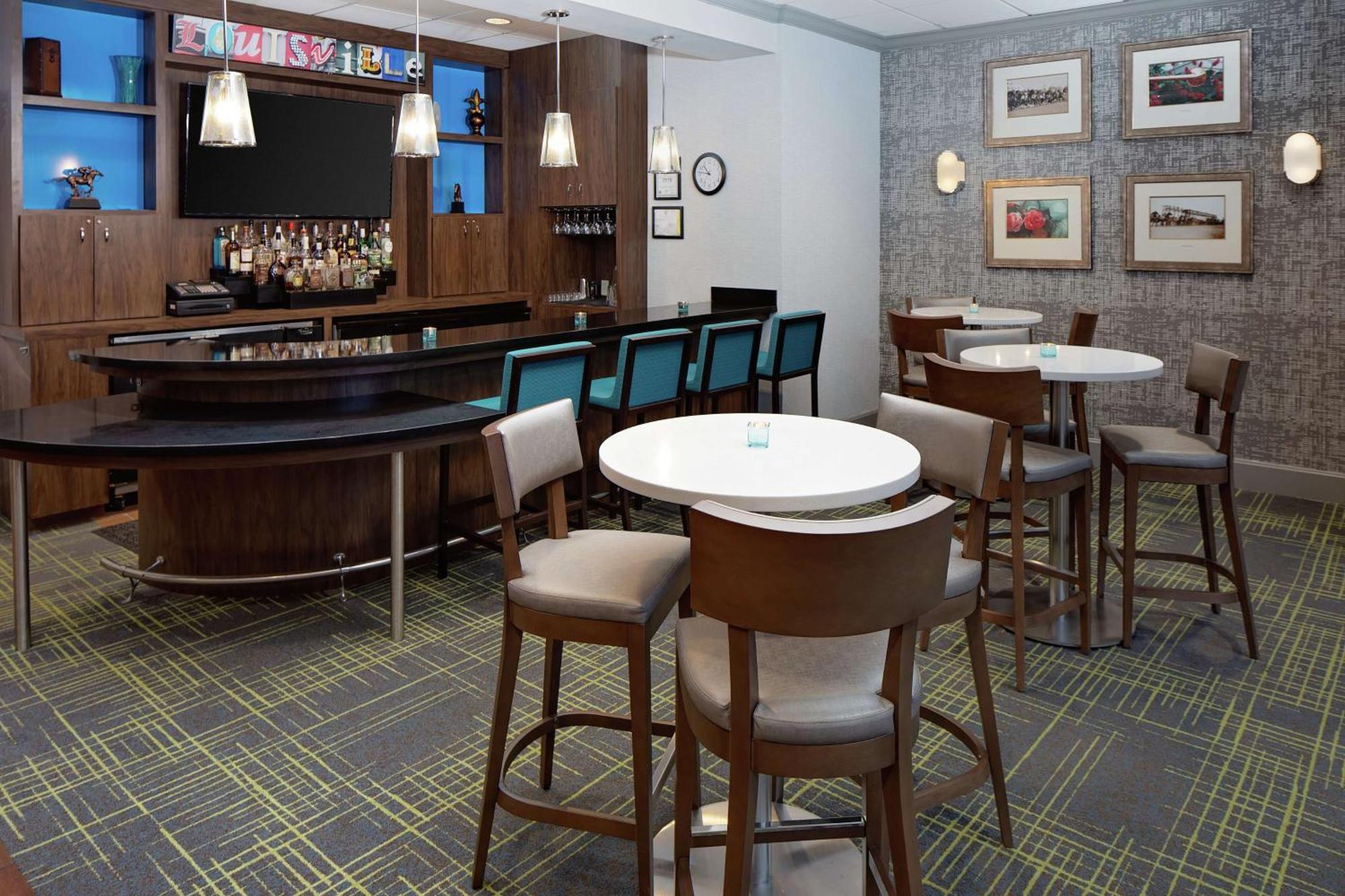Hampton Inn Louisville Downtown Eksteriør billede