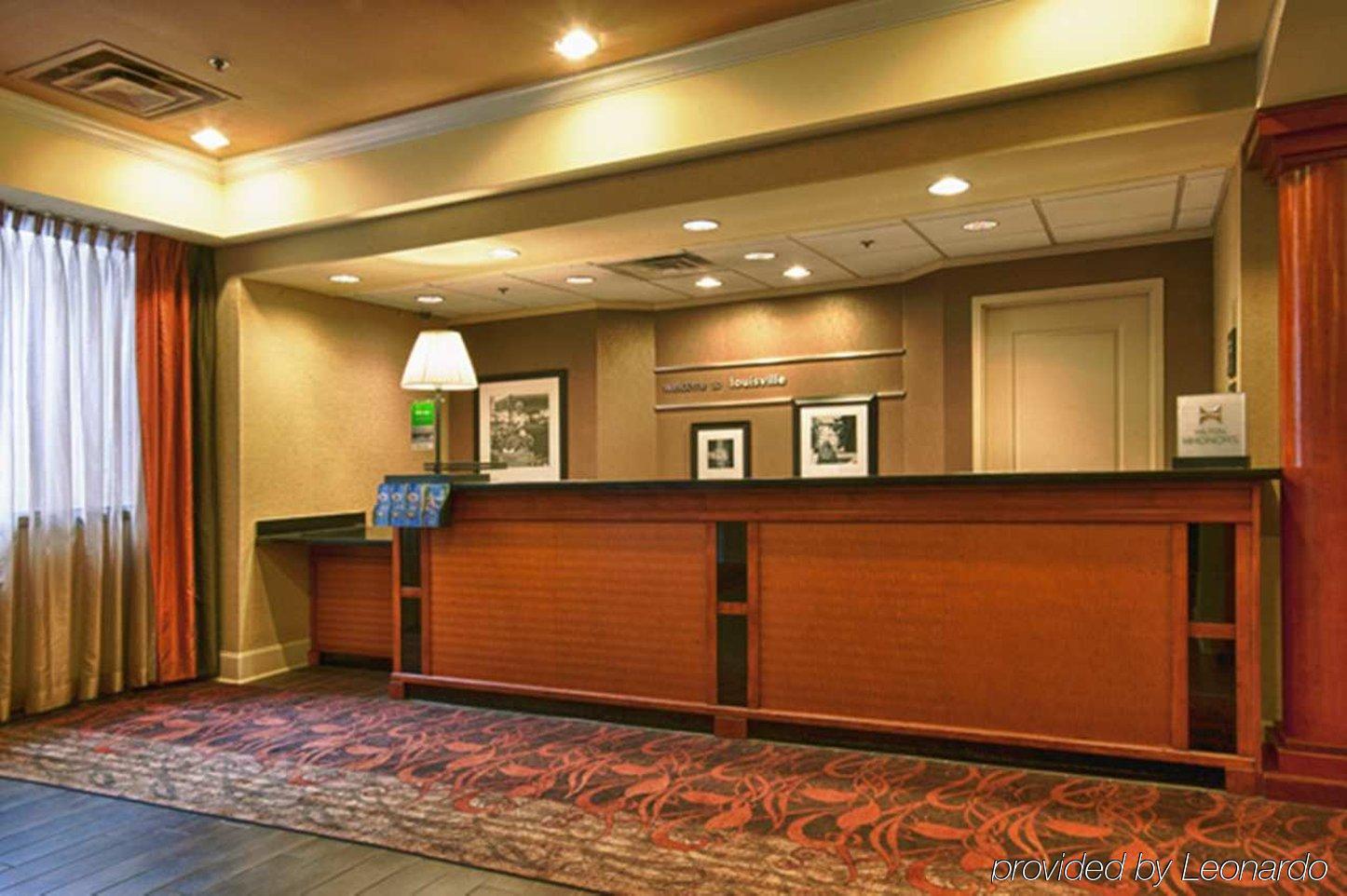 Hampton Inn Louisville Downtown Interiør billede