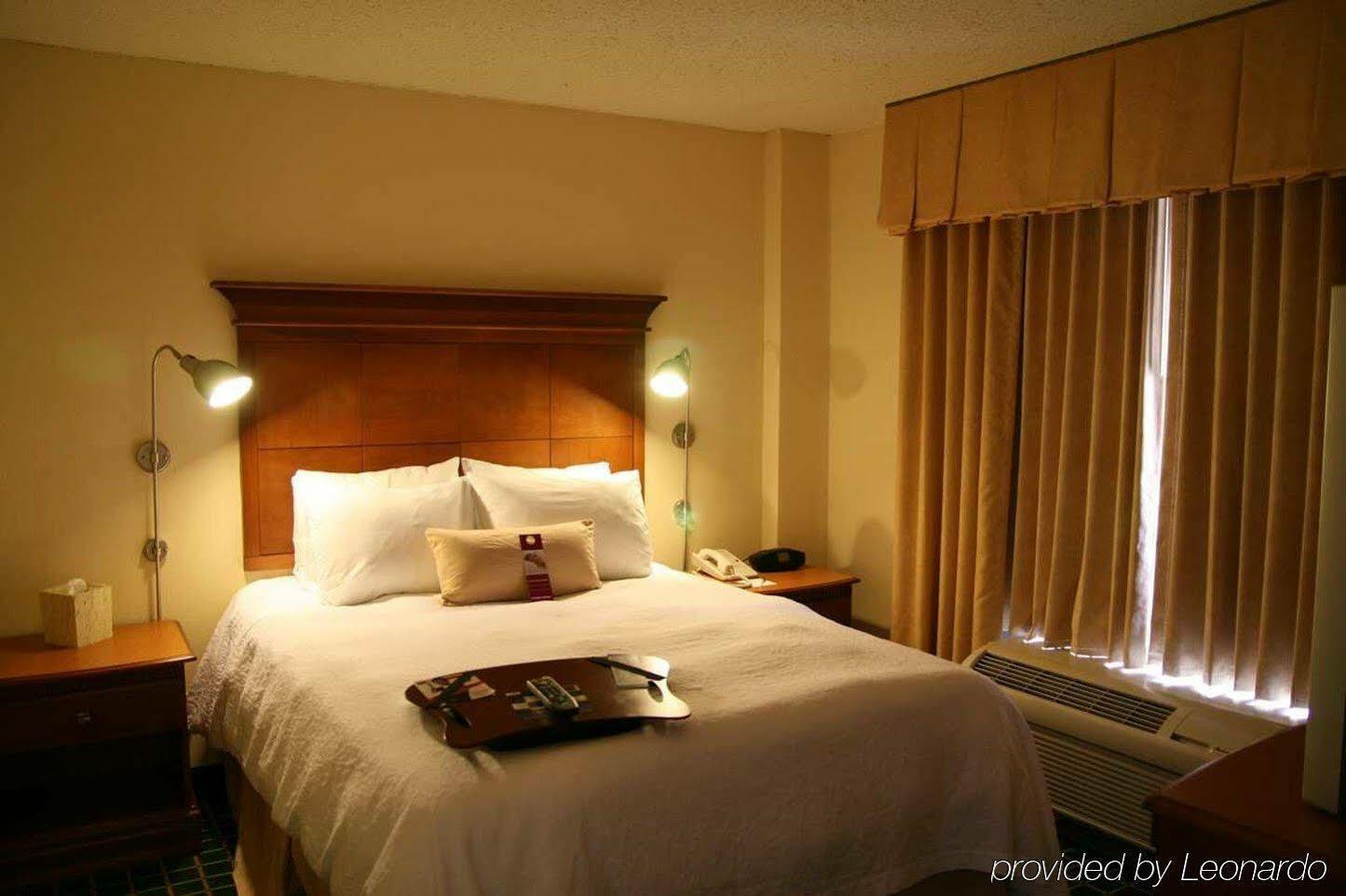Hampton Inn Louisville Downtown Eksteriør billede